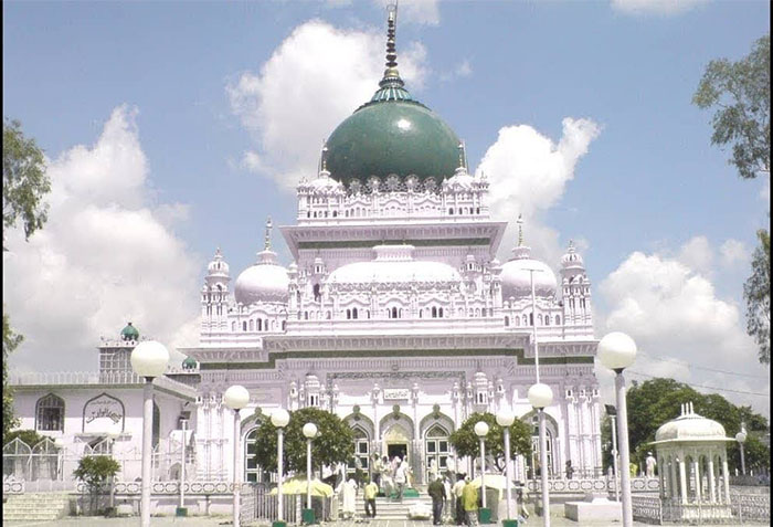 Shrine Of Syed Waris Ali Shah in Sheikhupura